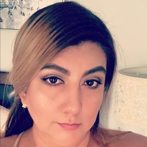 Meet your Posher, Damaris